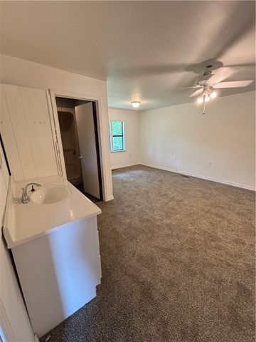 1333 County Road 216, Eureka Springs, AR 72632