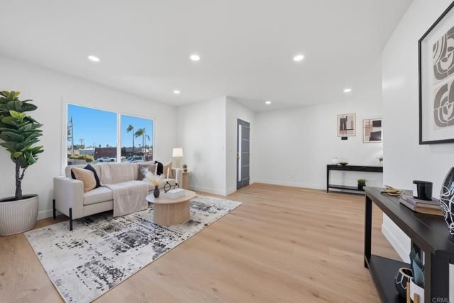 8330 Dallas St, La Mesa, CA 91942