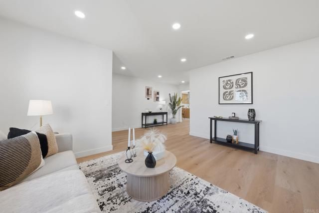 8330 Dallas St, La Mesa, CA 91942