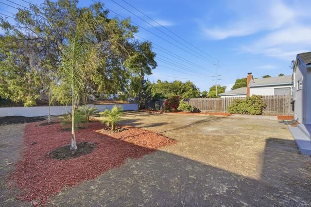 8330 Dallas St, La Mesa, CA 91942
