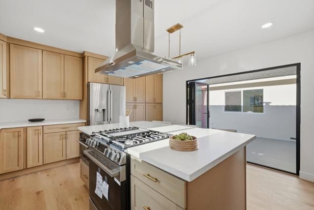 8330 Dallas St, La Mesa, CA 91942