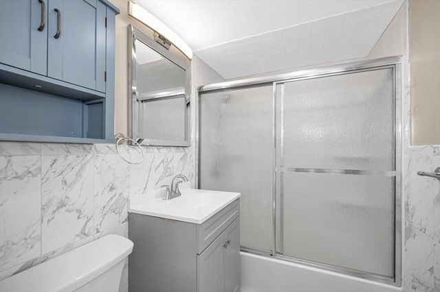 A4 Colonial Dr 7, Andover, MA 01810