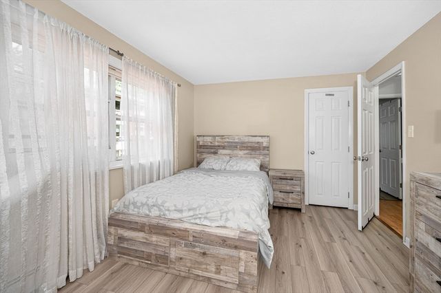 A4 Colonial Dr 7, Andover, MA 01810