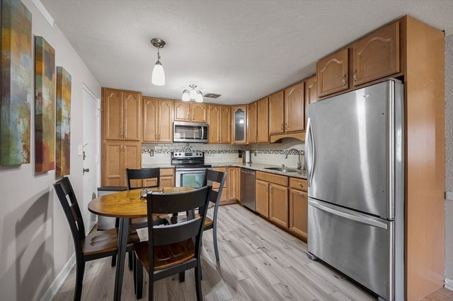 A4 Colonial Dr 7, Andover, MA 01810