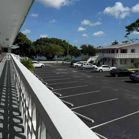 2102 Lake Osborne Drive 20, Lake Worth Beach, FL 33461