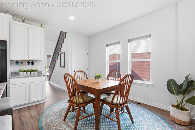 11789 Hines Place Drive, Livonia, MI 48150