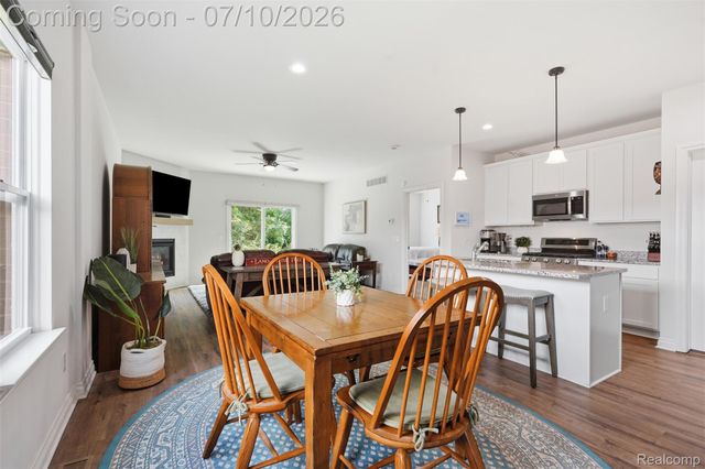 11789 Hines Place Drive, Livonia, MI 48150
