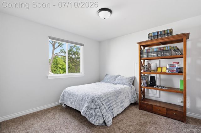 11789 Hines Place Drive, Livonia, MI 48150