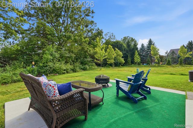 11789 Hines Place Drive, Livonia, MI 48150