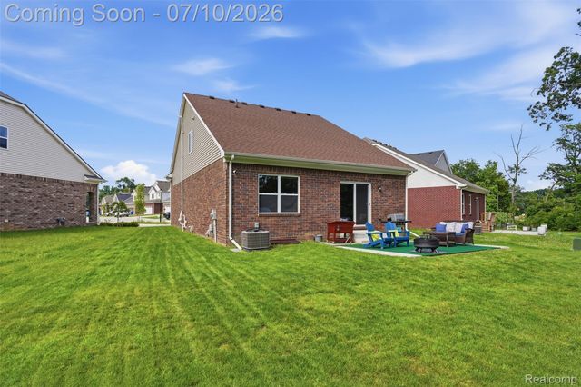 11789 Hines Place Drive, Livonia, MI 48150