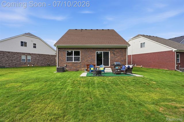 11789 Hines Place Drive, Livonia, MI 48150