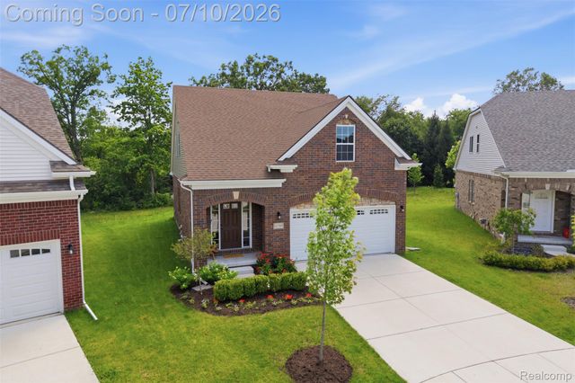 11789 Hines Place Drive, Livonia, MI 48150
