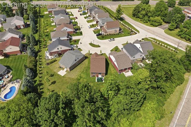 11789 Hines Place Drive, Livonia, MI 48150