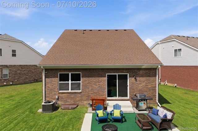 11789 Hines Place Drive, Livonia, MI 48150