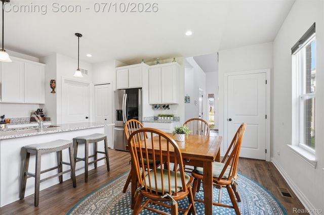 11789 Hines Place Drive, Livonia, MI 48150
