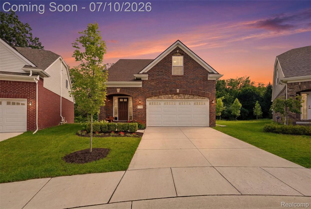 11789 Hines Place Drive, Livonia, MI 48150