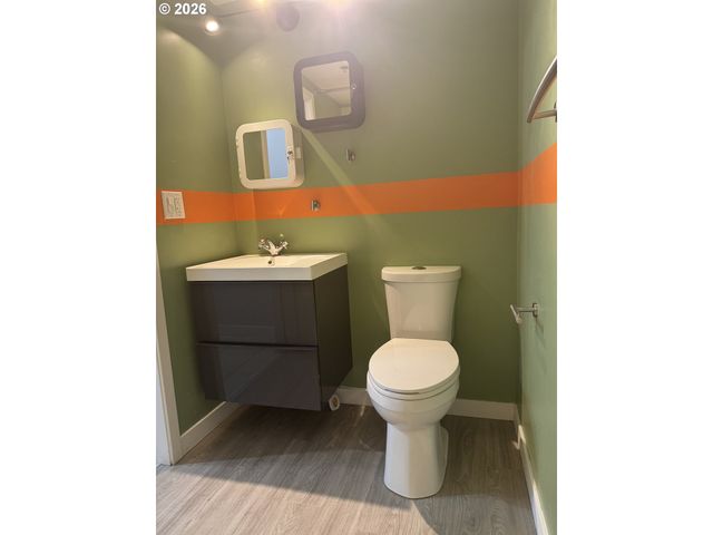 533 Ne HOLLADAY St 308, Portland, OR 97232