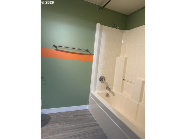 533 Ne HOLLADAY St 308, Portland, OR 97232