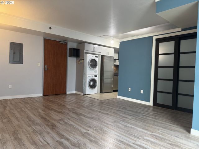 533 Ne HOLLADAY St 308, Portland, OR 97232