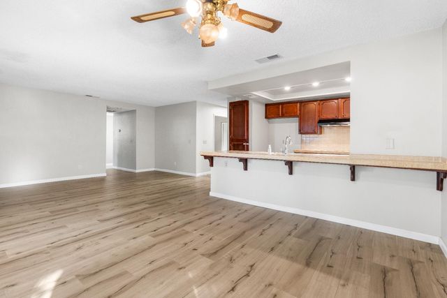 248 W Palo Alto Avenue, Fresno, CA 93704