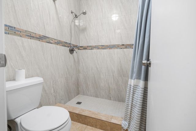 248 W Palo Alto Avenue, Fresno, CA 93704