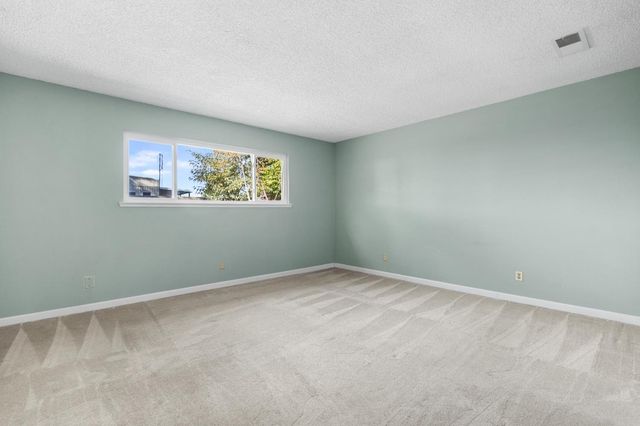 248 W Palo Alto Avenue, Fresno, CA 93704