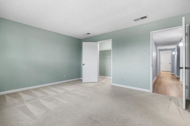 248 W Palo Alto Avenue, Fresno, CA 93704
