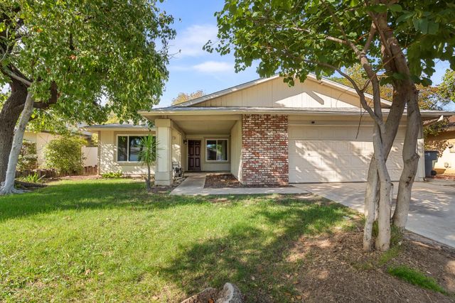 248 W Palo Alto Avenue, Fresno, CA 93704