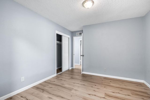 248 W Palo Alto Avenue, Fresno, CA 93704
