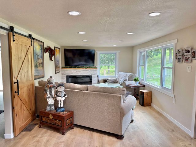 245 Morrow Road, Huntington, WV 25701