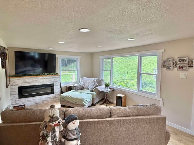 245 Morrow Road, Huntington, WV 25701