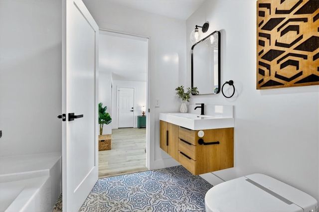 11131 Ticonderoga, Los Alamitos, CA 90720