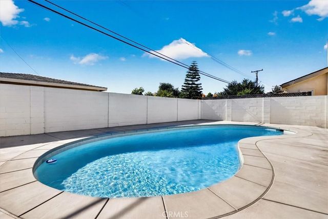 11131 Ticonderoga, Los Alamitos, CA 90720