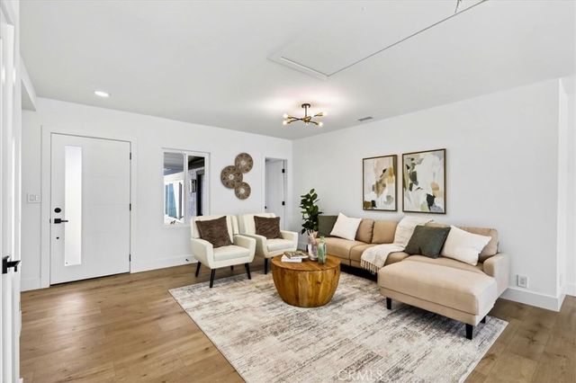 11131 Ticonderoga, Los Alamitos, CA 90720