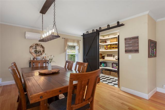 441 Farnum Pike, Smithfield, RI 02917
