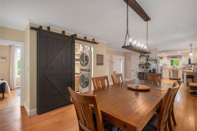 441 Farnum Pike, Smithfield, RI 02917