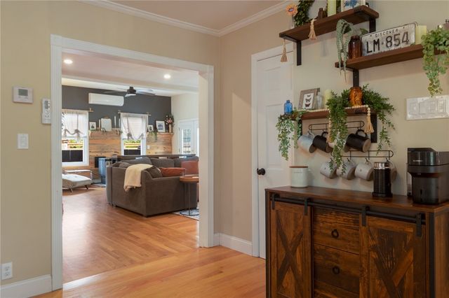 441 Farnum Pike, Smithfield, RI 02917