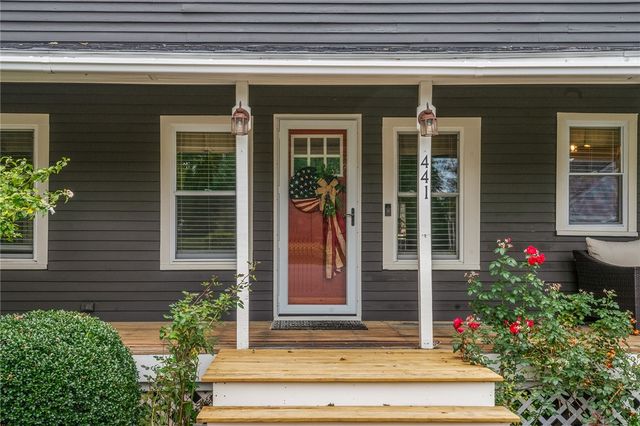 441 Farnum Pike, Smithfield, RI 02917