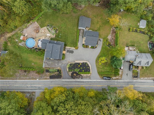 441 Farnum Pike, Smithfield, RI 02917