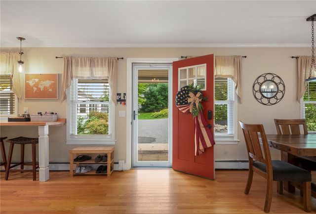 441 Farnum Pike, Smithfield, RI 02917