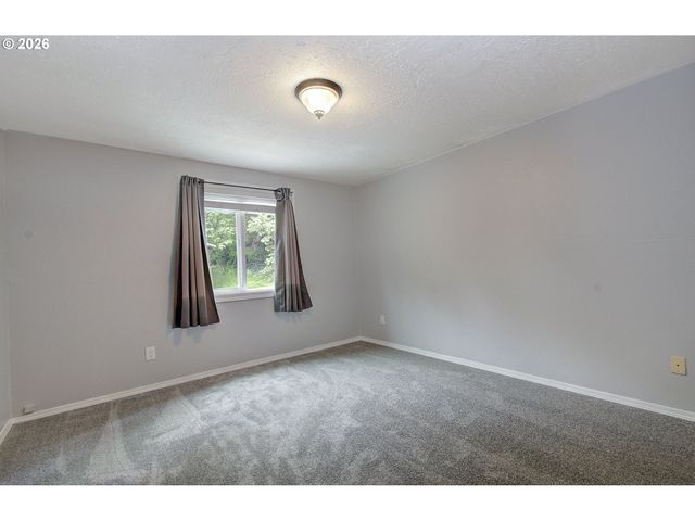 616 N 4TH Ave, Kelso, WA 98626
