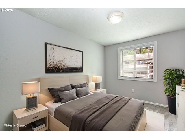 616 N 4TH Ave, Kelso, WA 98626