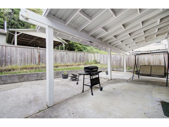 616 N 4TH Ave, Kelso, WA 98626