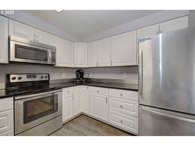 616 N 4TH Ave, Kelso, WA 98626