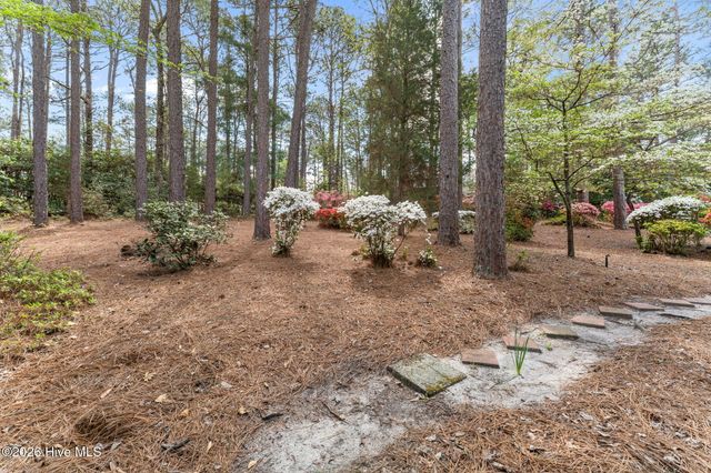 1055 Inverness Road, Southern Pines, NC 28387