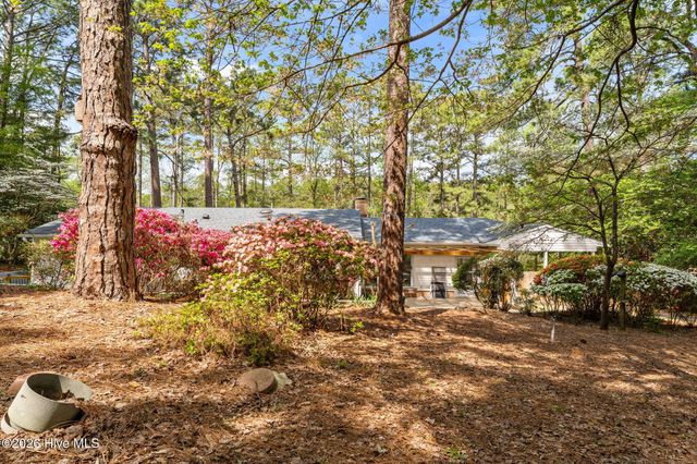 1055 Inverness Road, Southern Pines, NC 28387