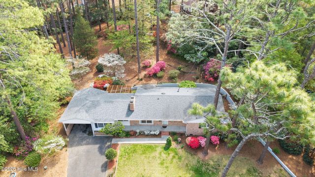 1055 Inverness Road, Southern Pines, NC 28387