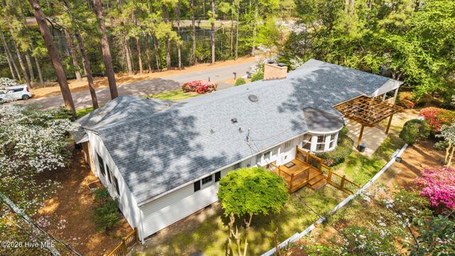 1055 Inverness Road, Southern Pines, NC 28387