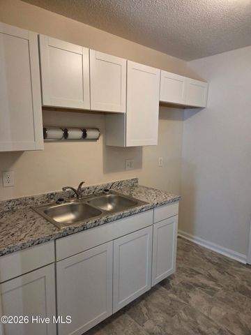 6 Lakewood Court, Jacksonville, NC 28546