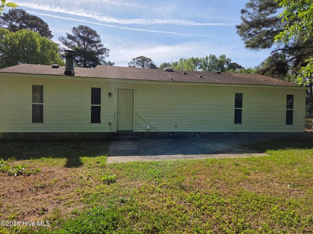 6 Lakewood Court, Jacksonville, NC 28546